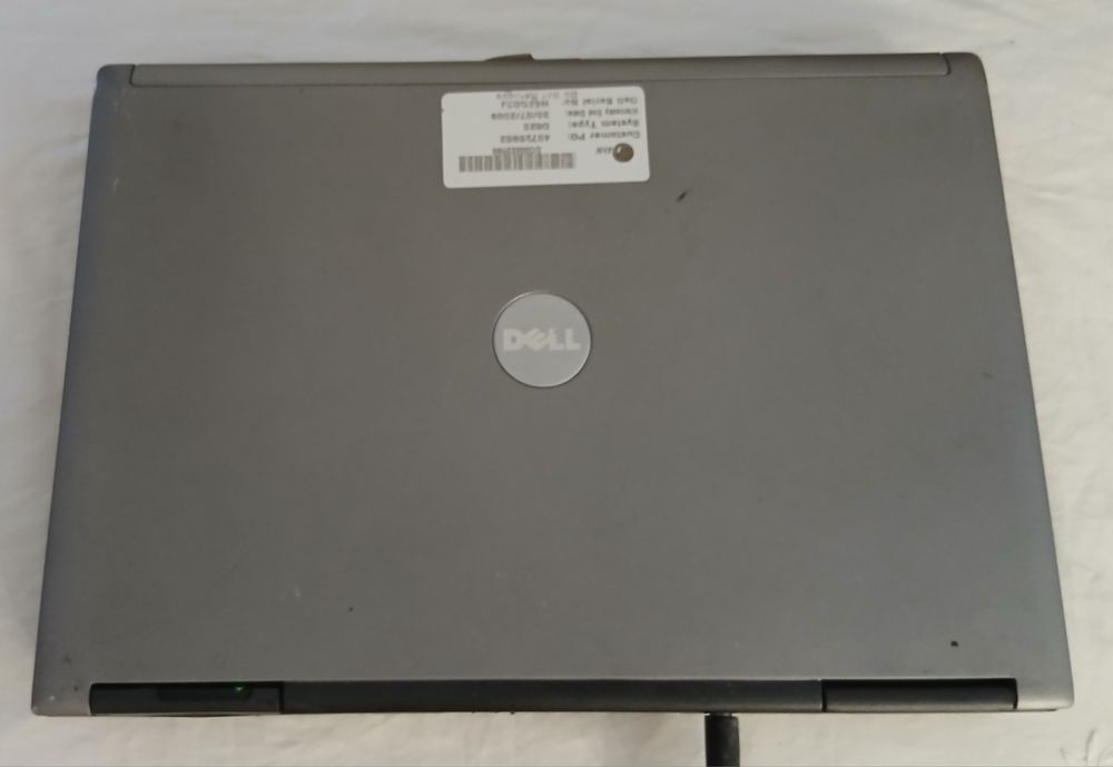 Portatil Dell PP18L para Arranjo ou peças Acende falta Bateria