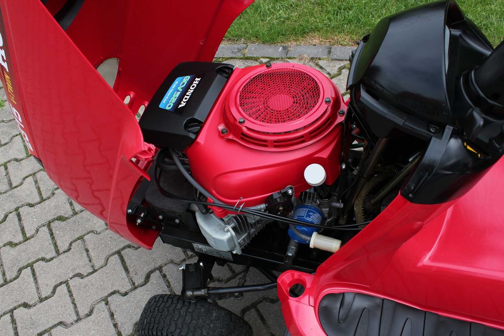 Honda 2315 V2 TRAKTOREK Kosiarka