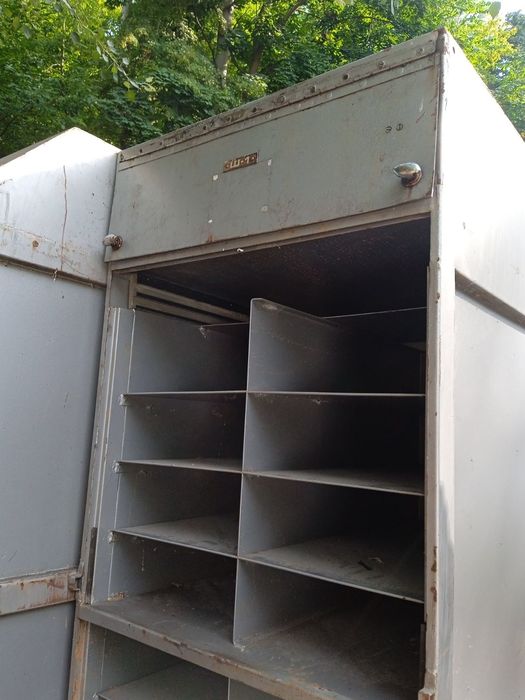 Шафа для інструменту шкаф з полками металевий