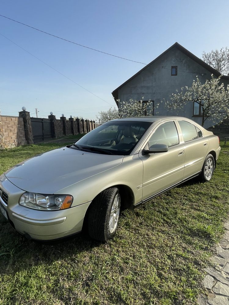 Volvo S 60 2005 2.5 квадро