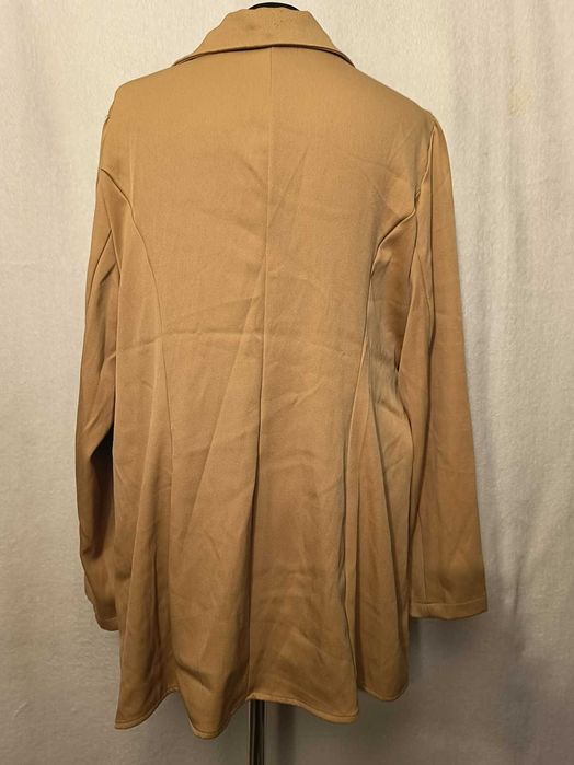 luzka stylizowana na marynarkę
XXL / 44 / 16·Bardzo dobry·Shein