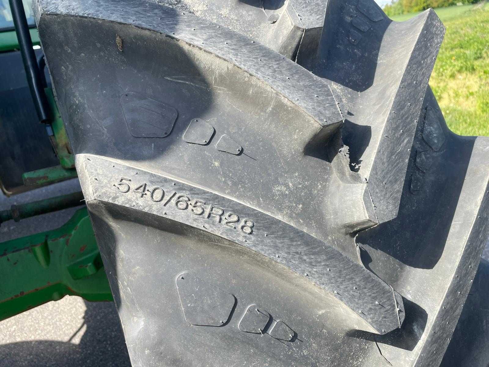 Ciągnik John Deere 6910