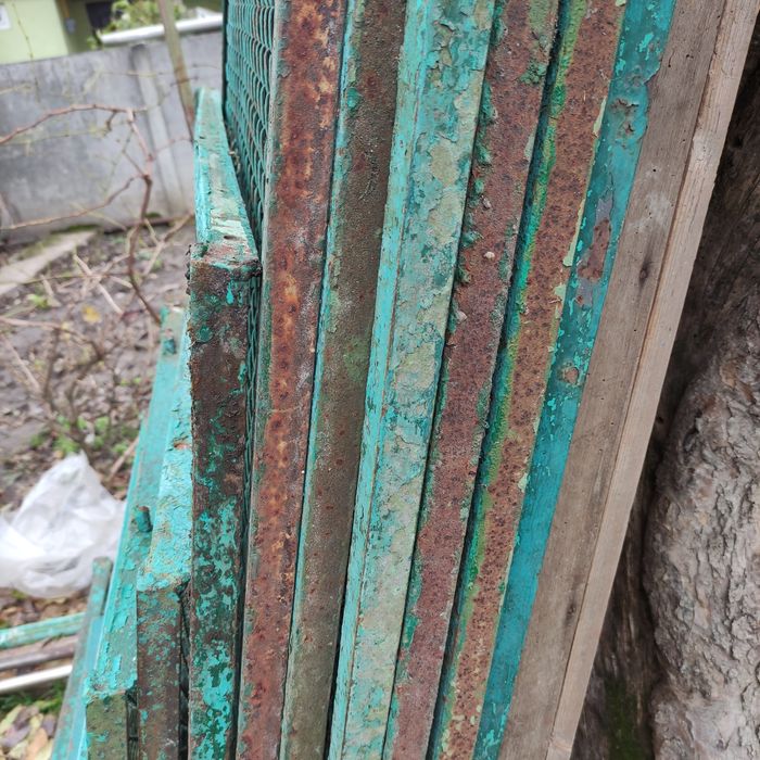 Секції паркану, огорожа