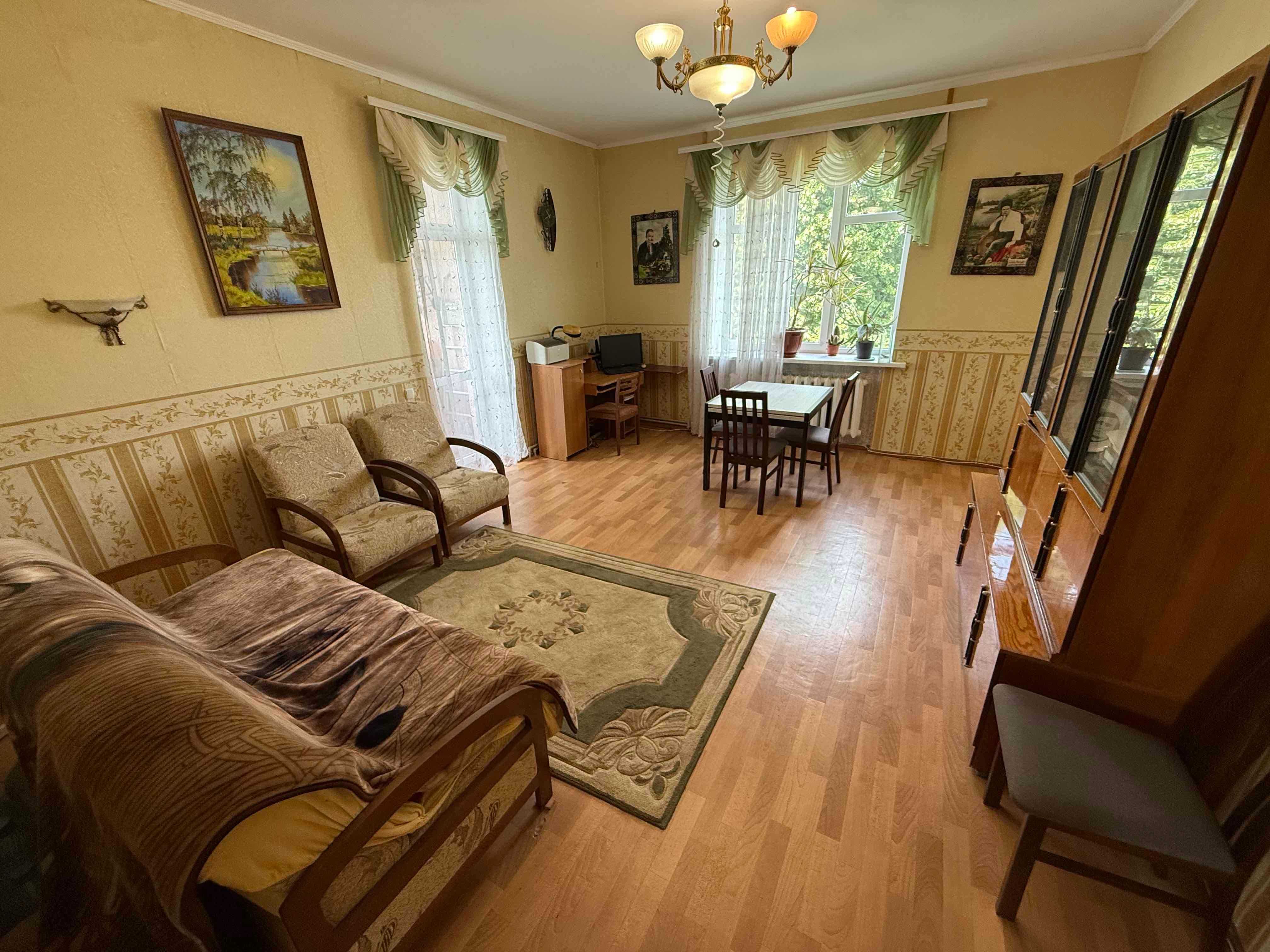 Продаж трикімнатної в новобудові. Центральна частина міста