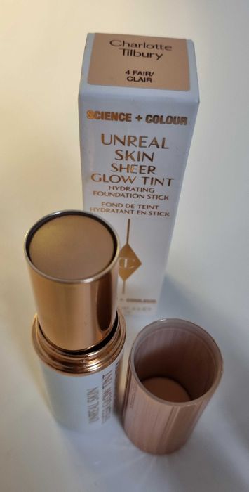 Charlotte Tilbury STICK nawilżający podkład w sztyfcie 4 FAIR/CLAIR.