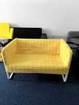 Żółta sofa Knopparp Ikea 2-osobowa