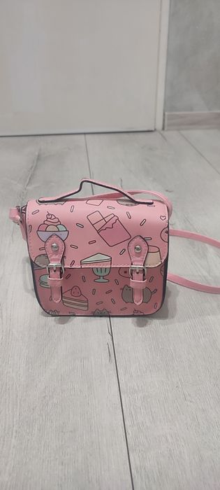 Torebka kuferek Pusheen kot Reserved