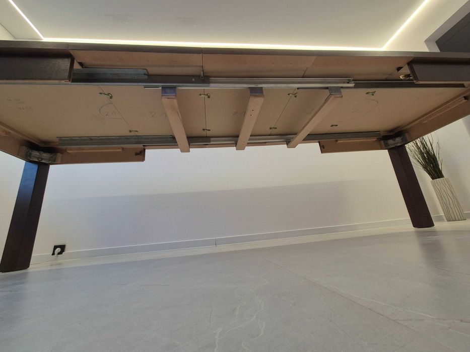 Stół z krzesłami 140 x 80 + 3 wkładki po 45cm