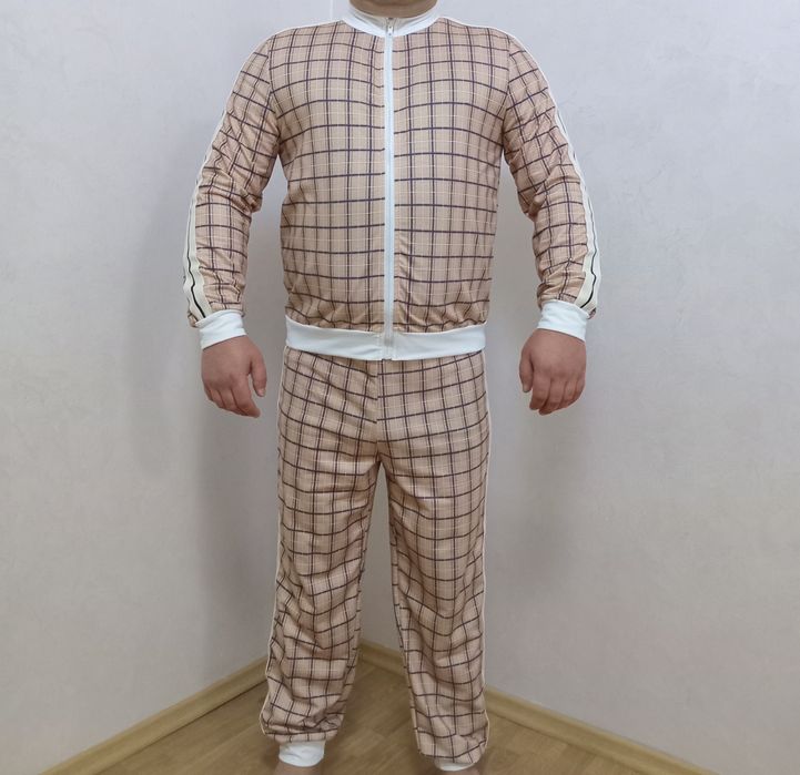 Новенький костюм.