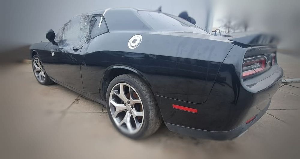 WSZYSTKIE CZĘŚCI Dodge challenger 15-23r Zwrotnica lewy przód komplet