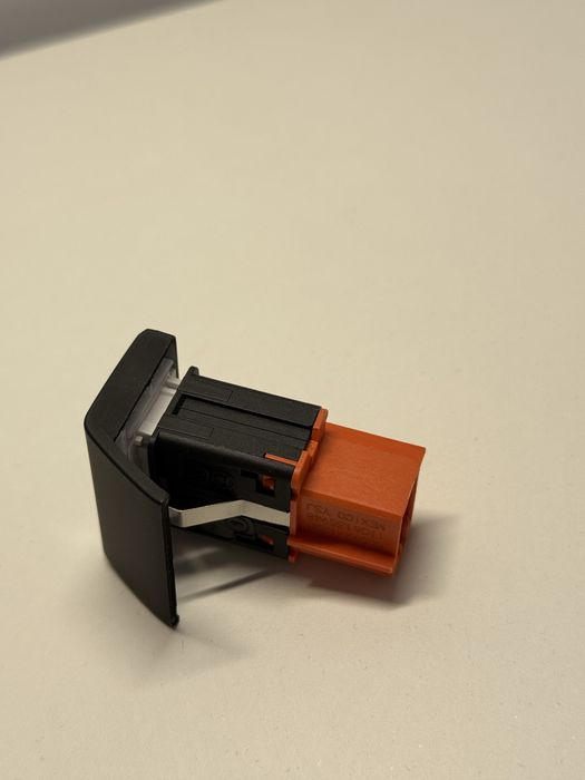 Кнопка парктроніка VW Beetle оригінал нова 5C5927122BICX