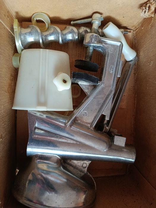 Ручная шнековая соковыжималка СБ-2