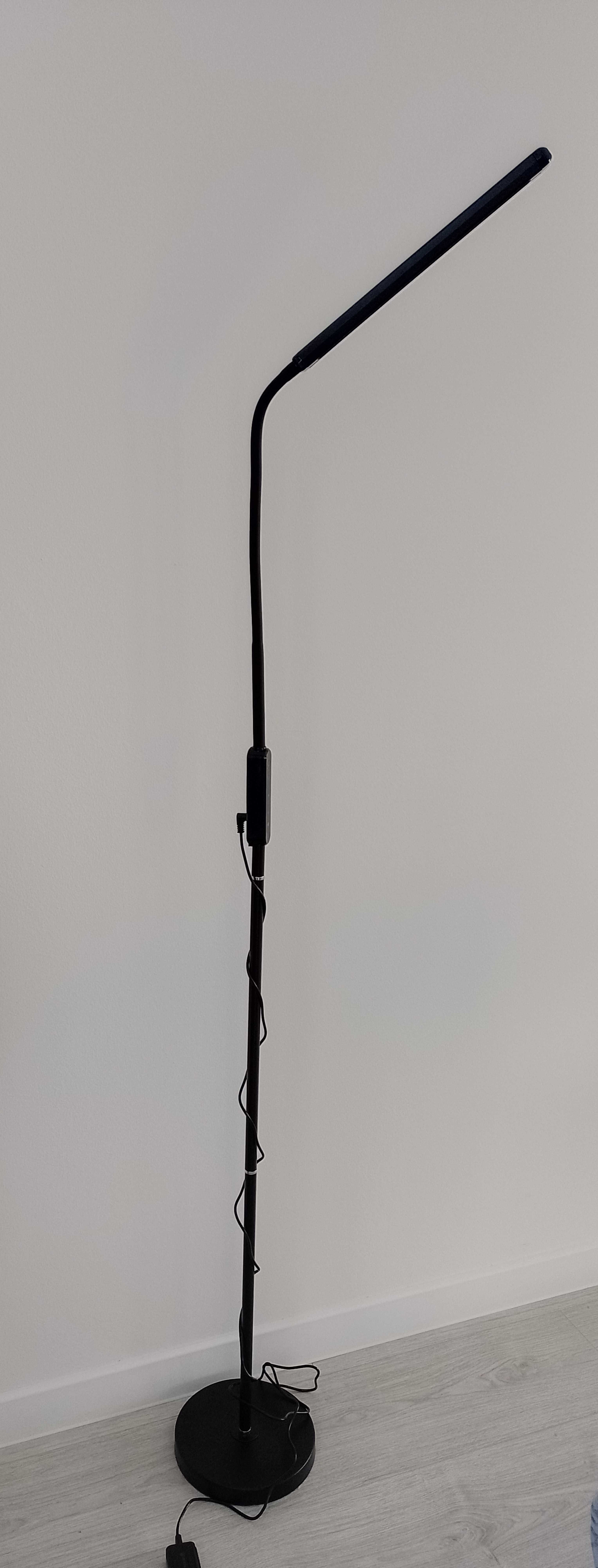 Lampa podłogowa ledowa czarna - nowa