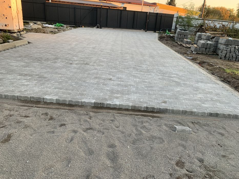 Послуги повязані з укладанням бруківки