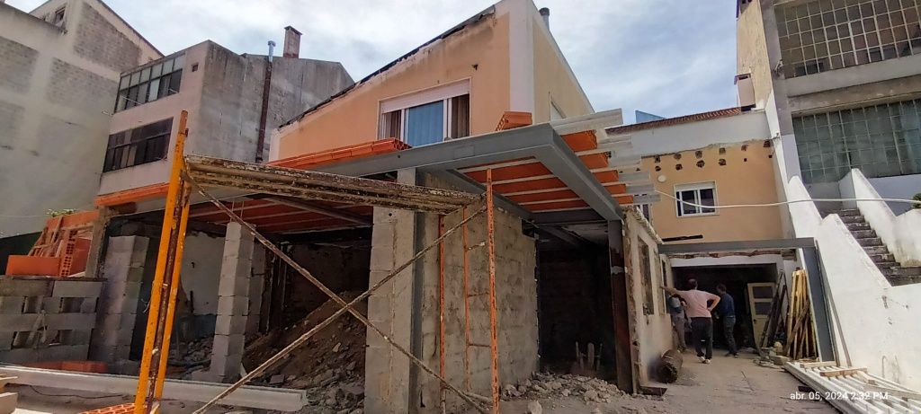 C R construção ou reparação ou remodelação