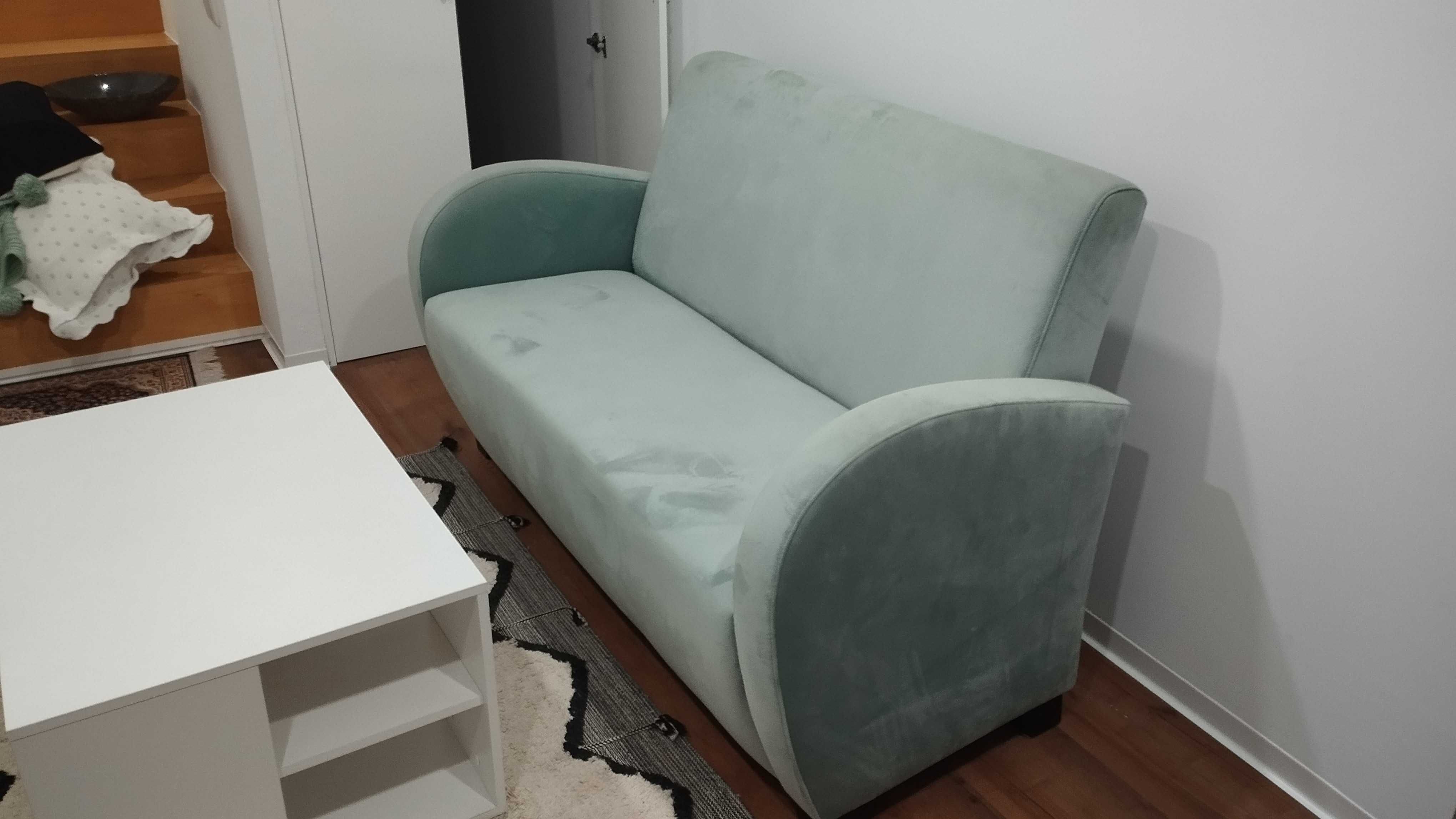 SOFA ,,NOVO,,custou 680 euros, vendo 340 euros Nunca Foi Usado,,