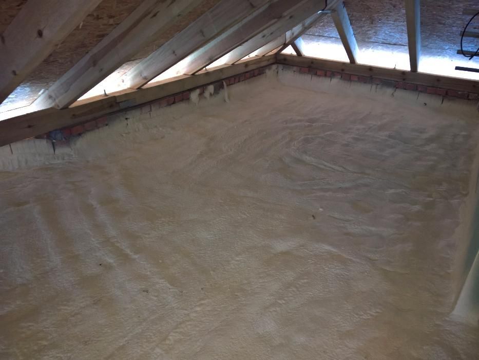 Izolacja Pianą Poliuretanową