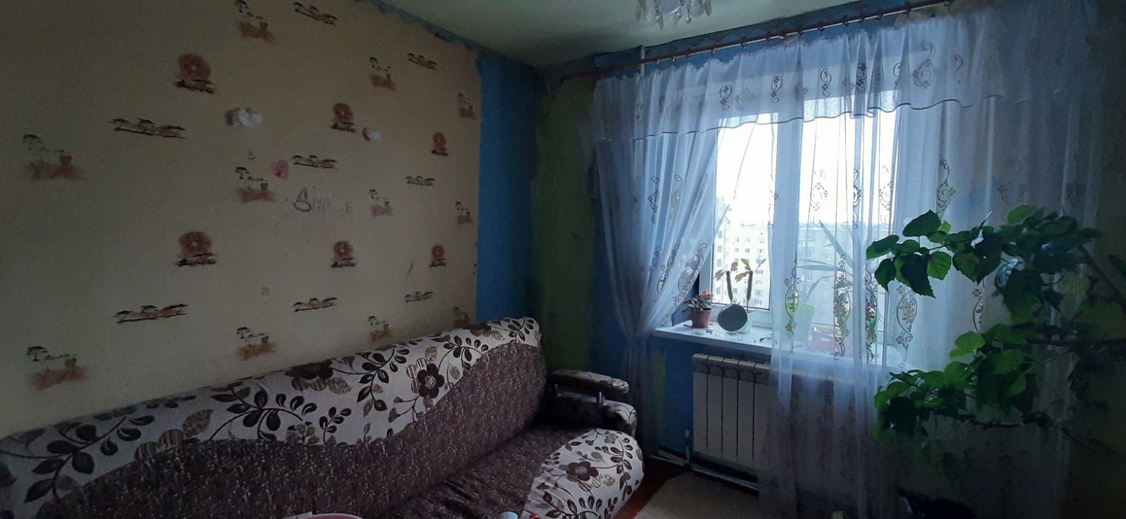 Продам трьох кім. АО, квартиру ,крошня,Покровська