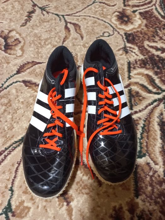 Шипівки для стрибків Adidas