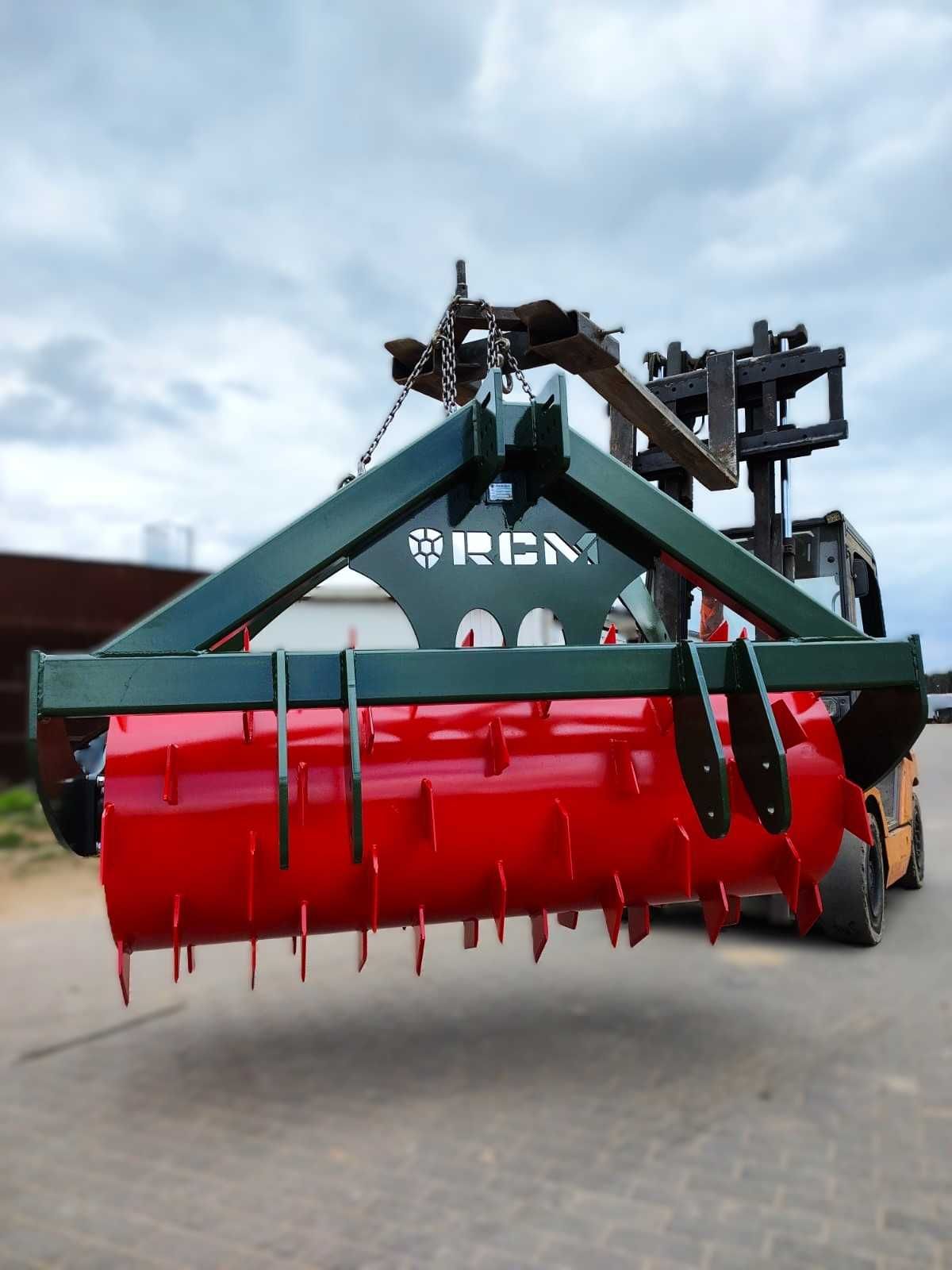 Wał do kiszonki wał do pryzm  Aerator Meadow RCM