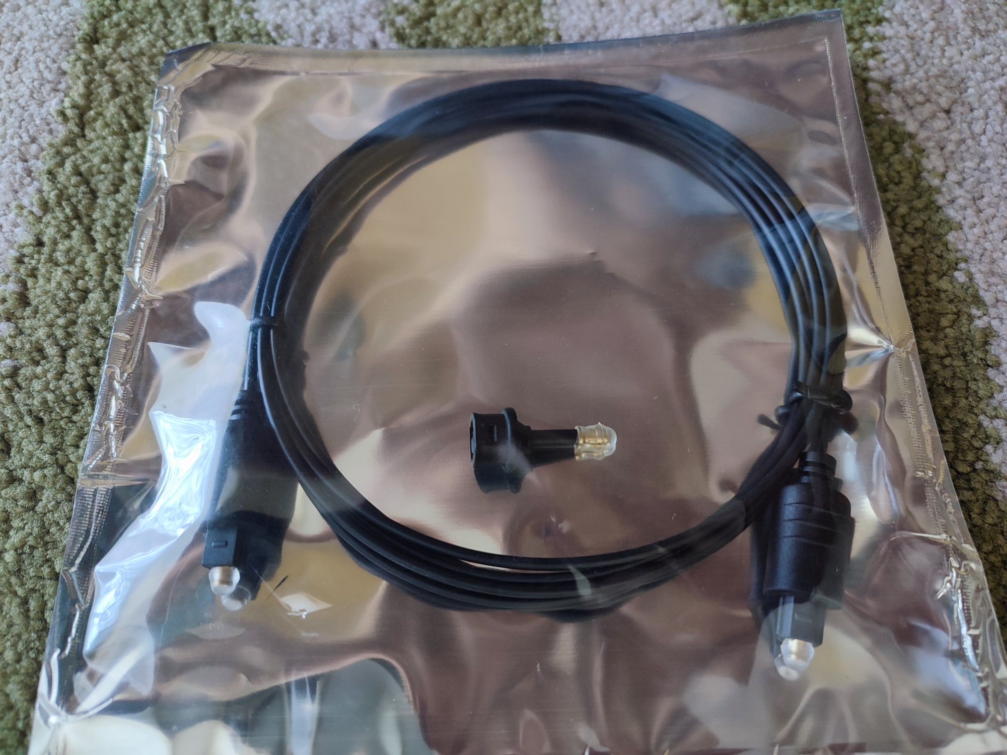Przewód TosLink, światłowód + mini adapter. Długość: 2m.