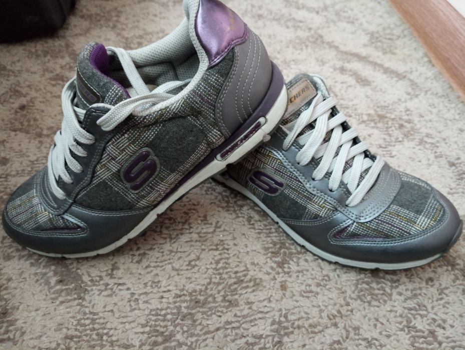 Женские оригинальные кроссовки Skechers