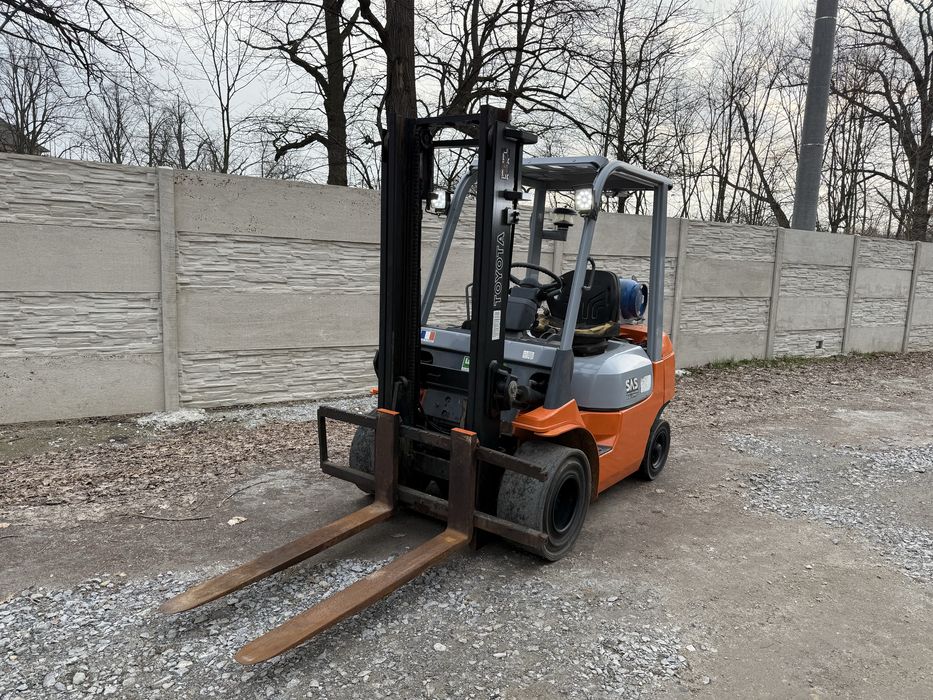 Wózek widłowy Toyota 42 7FGF 25