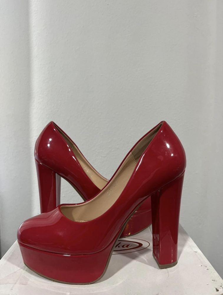 Sapatos vermelhos