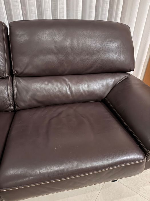Sofá de Pele Semi-novo