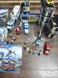 Dwa zestawy LEGO city Komisariat 60141 i Mobilne Centrum 60139