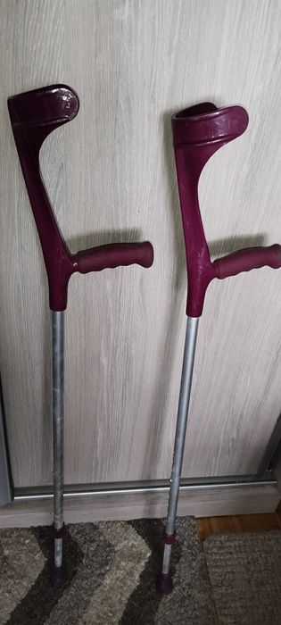 Sprzedam w  dobrym stanie kule ortopedyczne łokciowe regulowane