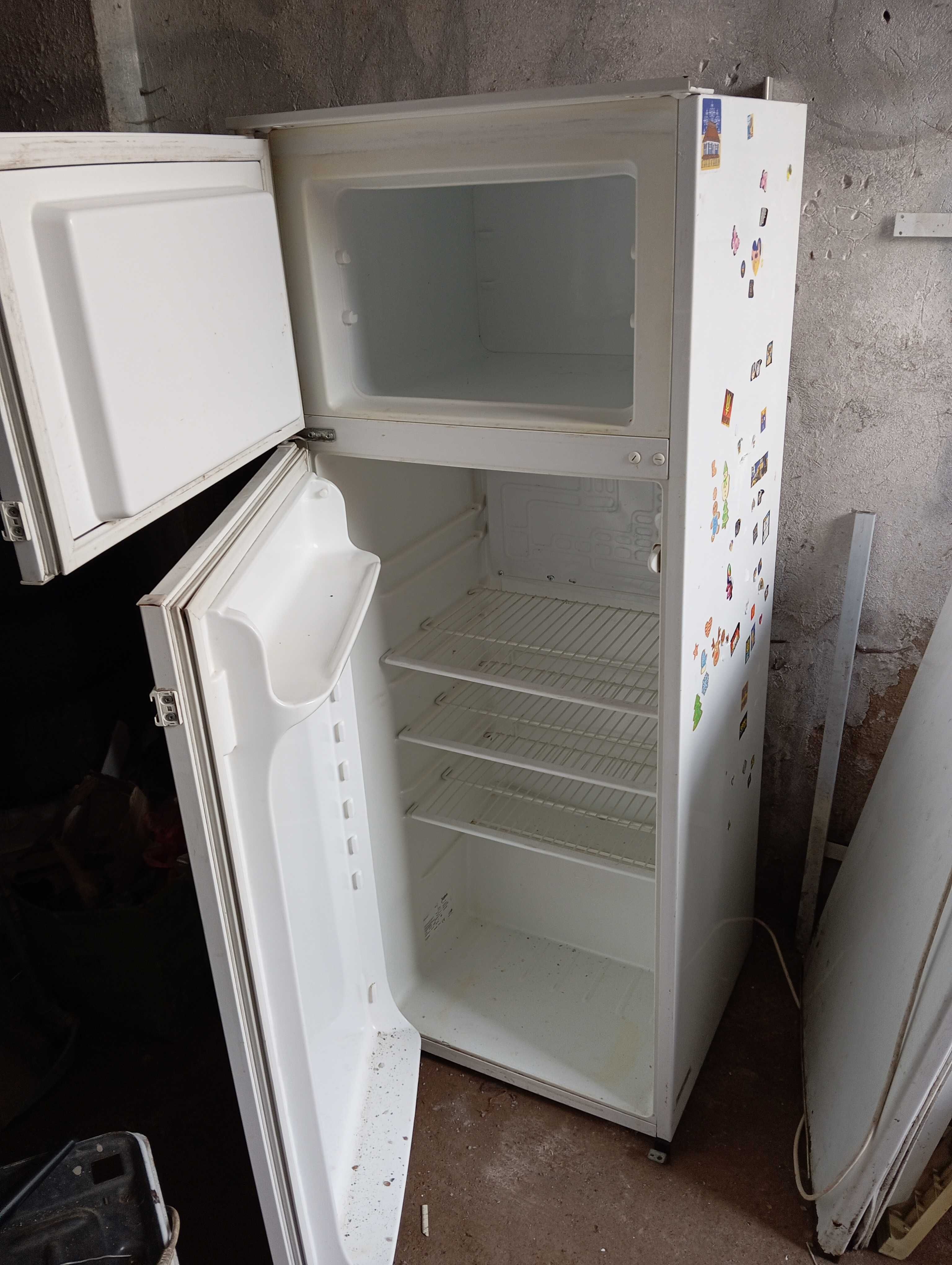 Холодильник німецький  AEG