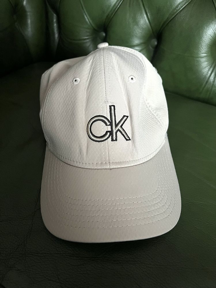 Czapka z daszkiem Calvin Klein CK golf beżowa