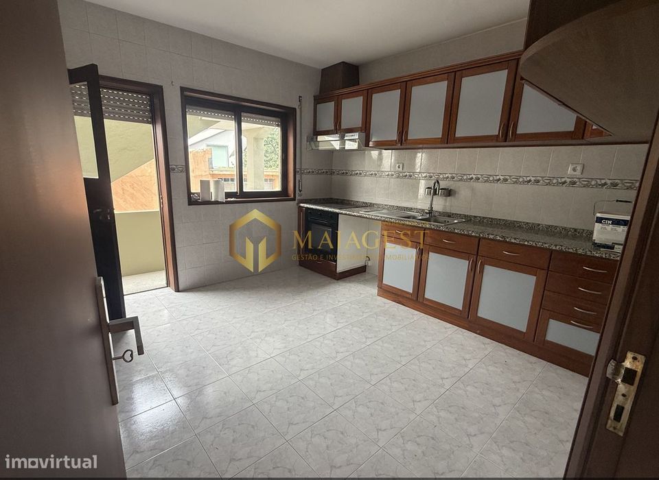 Andar Moradia T3 Remodelado com Box em Águas Santas
