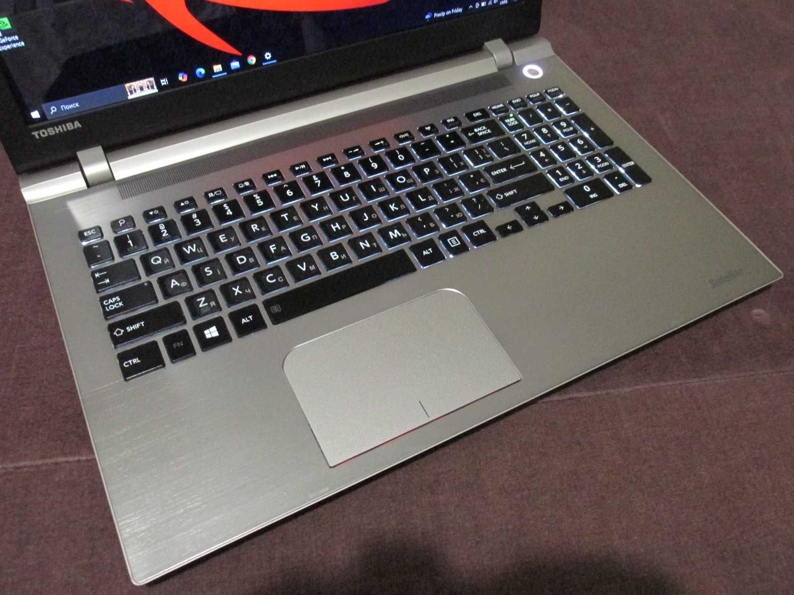 ІГРОВИЙ Топ Ноутбук IPS/SSD 512GB/ +i7-8 ядр 3.7GHz+Geforcе GTX+16Gb