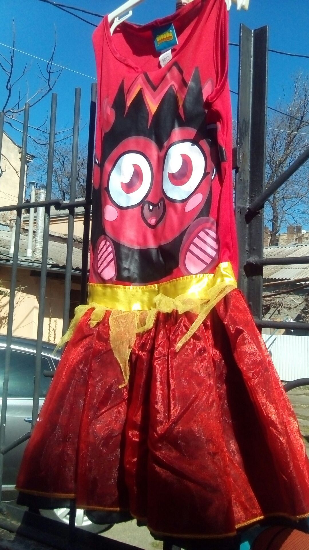 Карнавальное платье с героем мультика