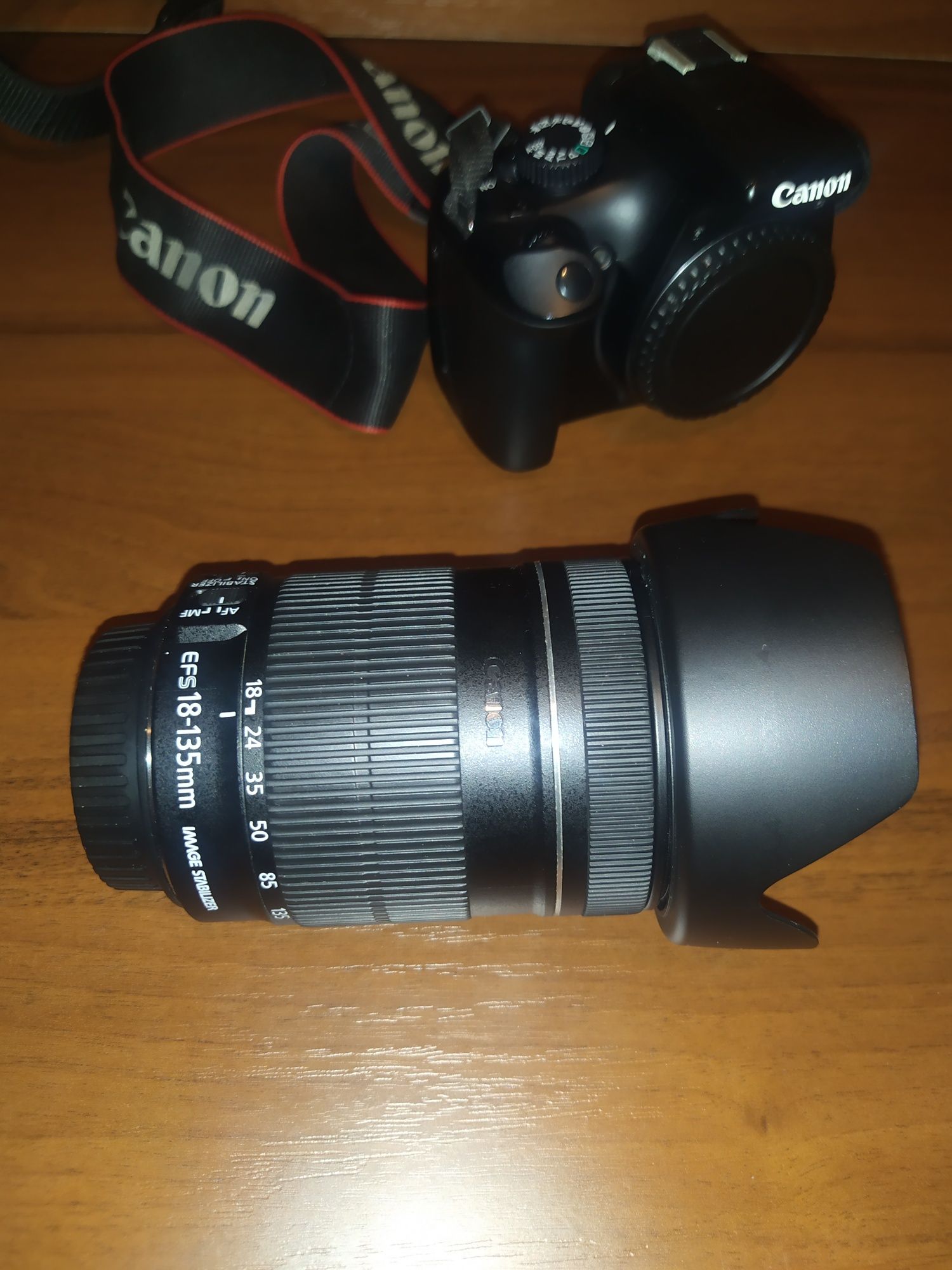 Продам фотоапарат  Canon EOS 1100D