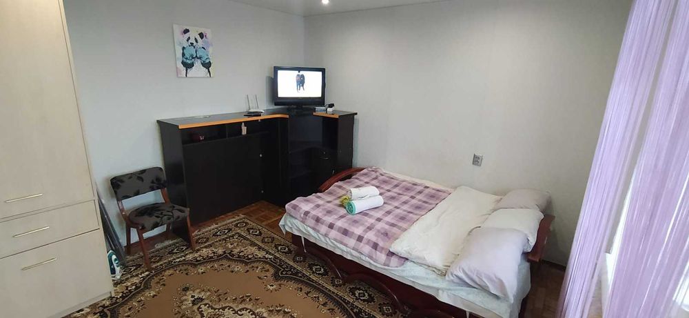 Вільна з 16.11 подобово, вул. О. Пчілки (біля парку за ПортСіті)