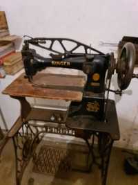 Máquina em ferro para costura sapatos