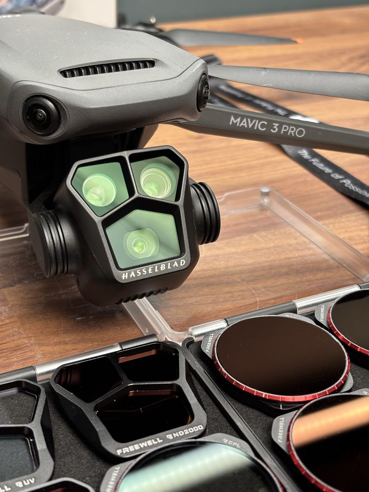 DJI Mavic 3 Pro Fly More Combo