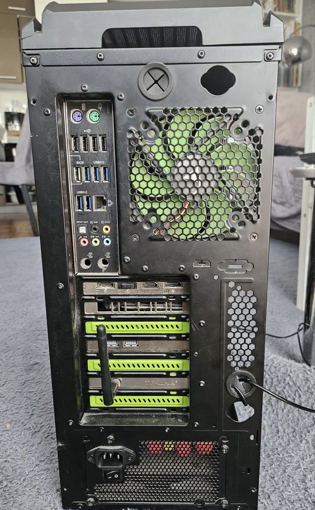 Komputer zestaw stacjonarny Procesor i7 /16GB