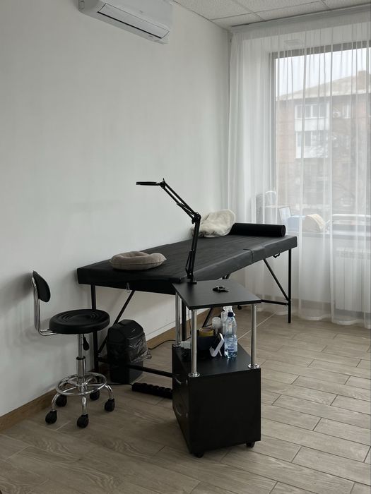 Кушетка, тумбочка, ширма, стілець для ламімейкера / лашмейкера