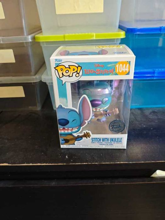 Funko Lilo & Stitch - Stitch with Ukelele (Pearl) Exclusive #1044