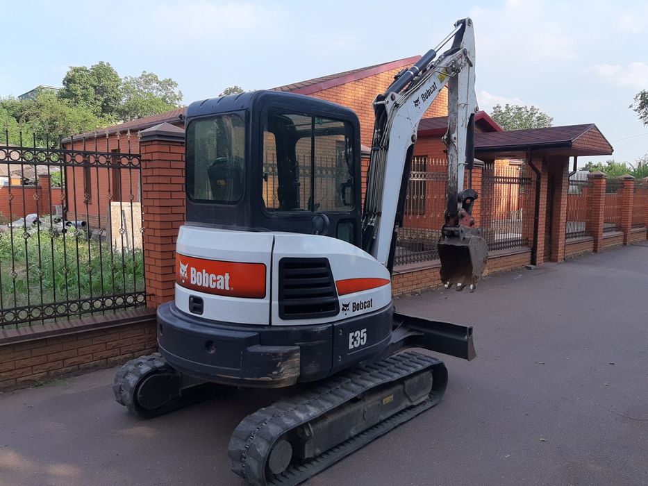 Услуги экскаватора,мини-экскаватор. Самосвал. Бобкет. Минипогрузчик.