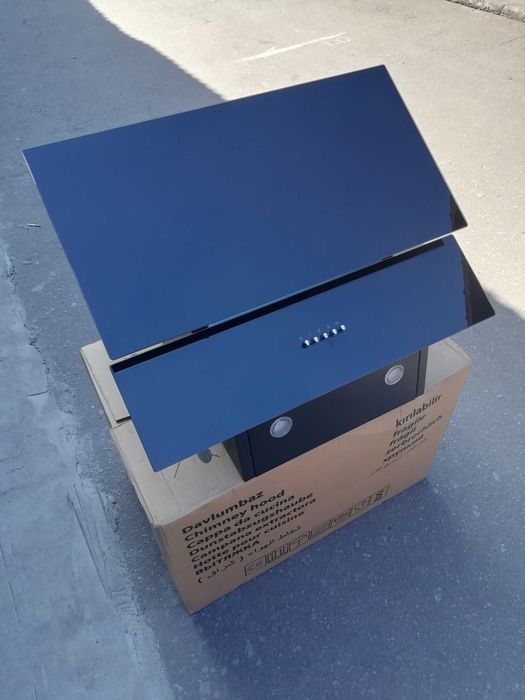 Вытяжка наклонная Grunhelm GVN 325 BK, черное стекло,750м³/ч