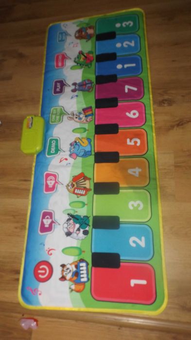 pianino, fortepian długie na stół podłogę piękny dźwięk, muzyka,2metry