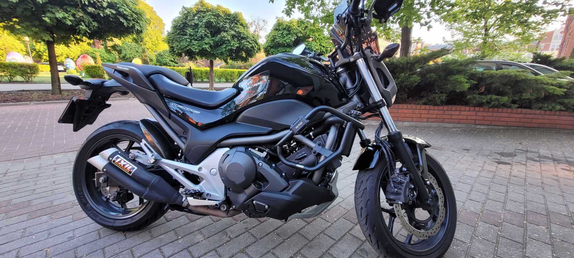 HONDA NC 700 - super stan