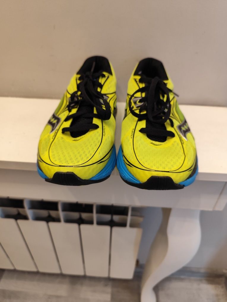 Buty do biegania Saucony Mirage 5 męskie rozm.40.
