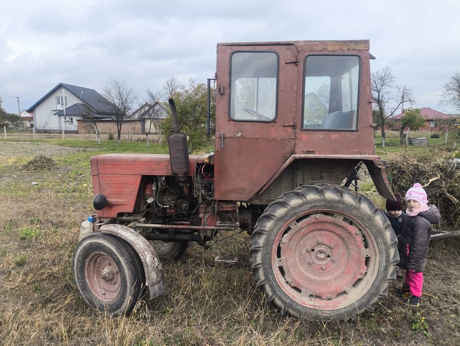 Продам трахтора находу.