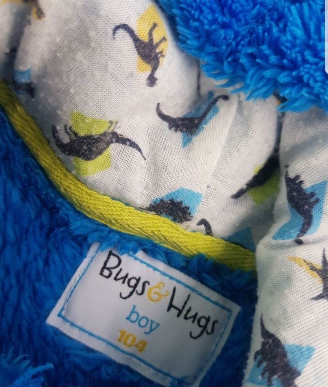 Zestaw bluz 2+1 gratis chłopięcych z kapturem 104 bluza rozpinana
